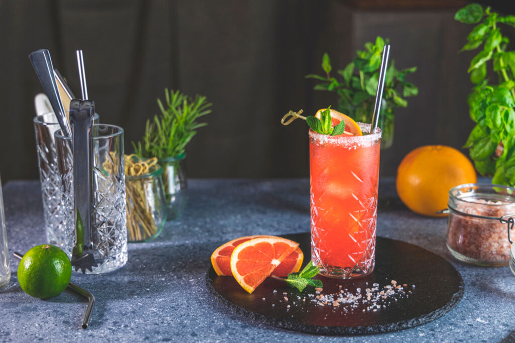 5 Cócteles Clásicos del Mezcal Que Debes Probar