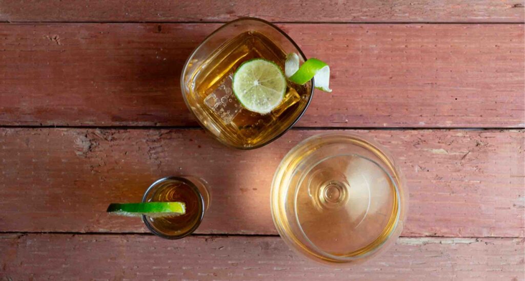 Tequila Cristalino vs Añejo: ¿Cuál Elegir para tus Reuniones de Verano?